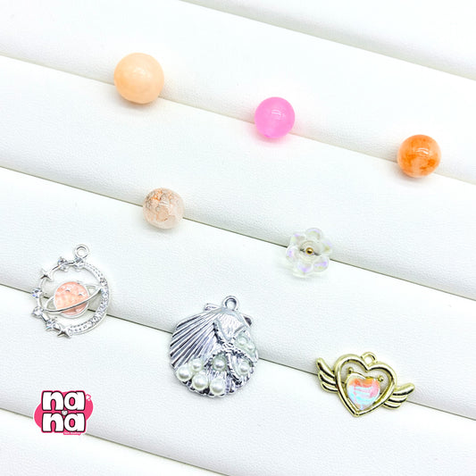 【Y1031】幸せの笑顔 高品質クォーツ&ガラス(10*10)