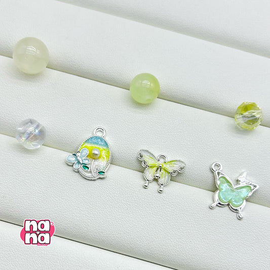 【Y882】めぐり巡る四季 高品質クォーツ&ガラス（10*10）
