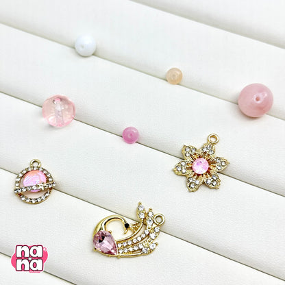 【Y1041】うさぎたちの集会  高品質クォーツ&ガラス（10*10）