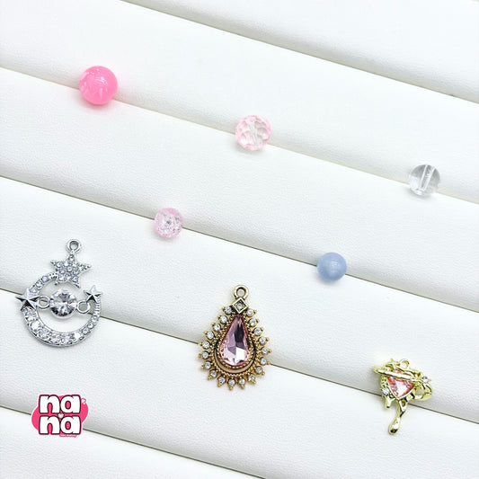 【Y1151】花のように  高品質キャッツアイ&ガラス（10*10）